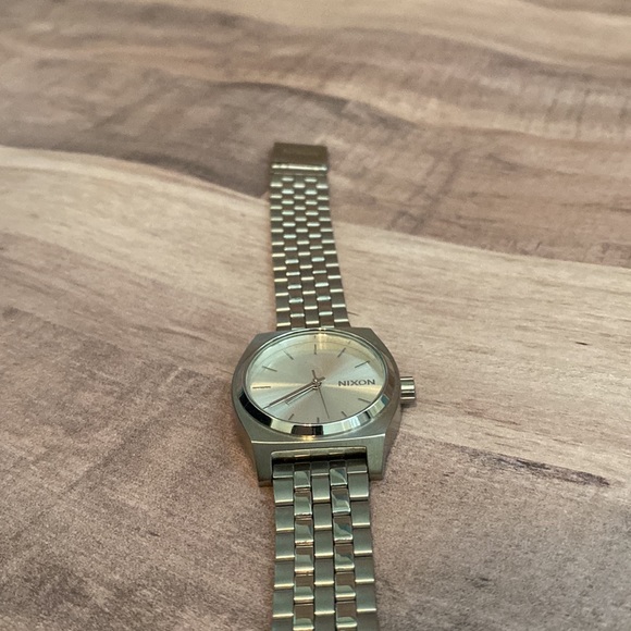 Women’s Nixon time teller watch silver - Picture 4 of 4